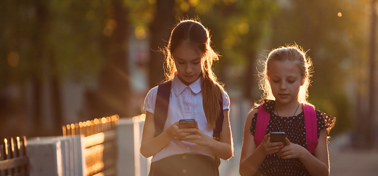 Read more about the article Screens and children: How to make effective use of screen time for children